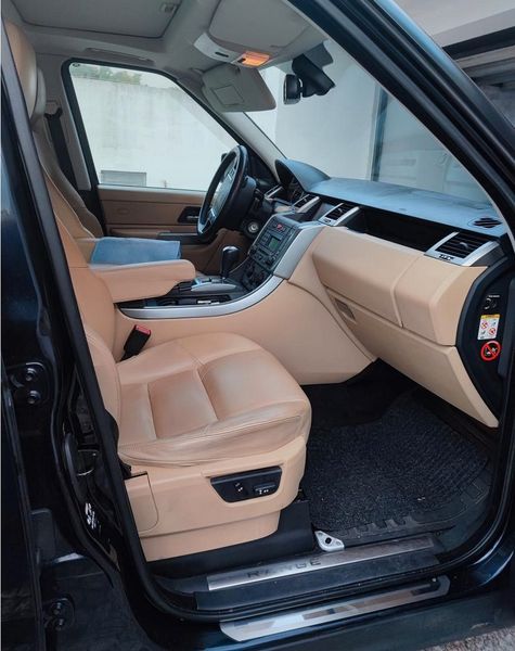 Land Rover Range Rover • 2007 • 110,000 km 6