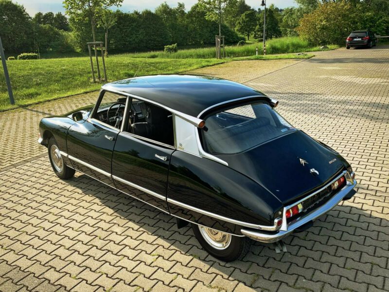 Citroën DS3 • 1968 • 90,786 km 4