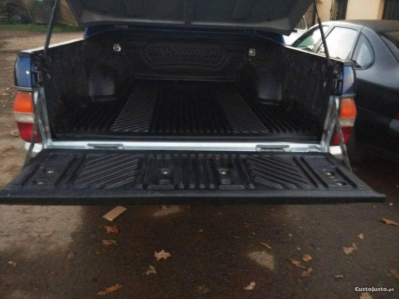 Mitsubishi L200 Pick up • 2001 • 200,000 km 2