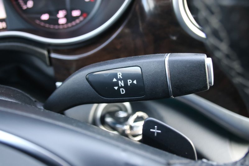 Mercedes-Benz 210 Van • 2015 • 132,000 km 4