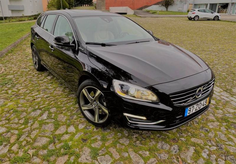 Volvo V60 • 2013 • 150,000 km 1