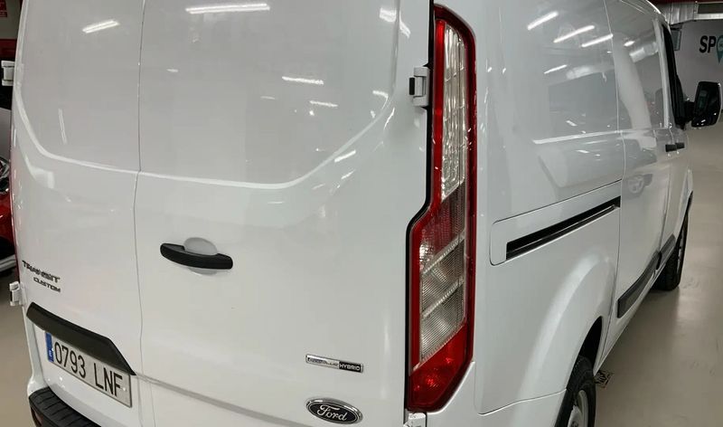 Ford Transit Custom • 2021 • 127,423 km 10