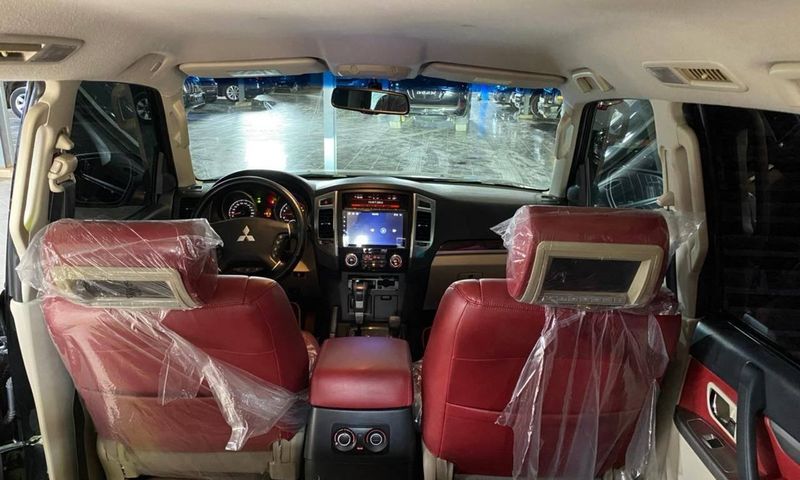 Mitsubishi Pajero Sport • 2018 • 50,000 km 2