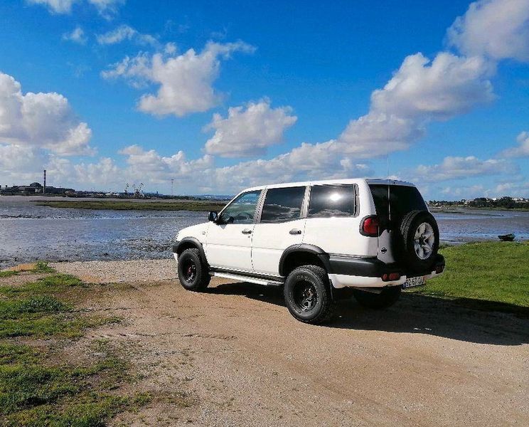 Nissan Terrano • 2000 • 200,000 km 2