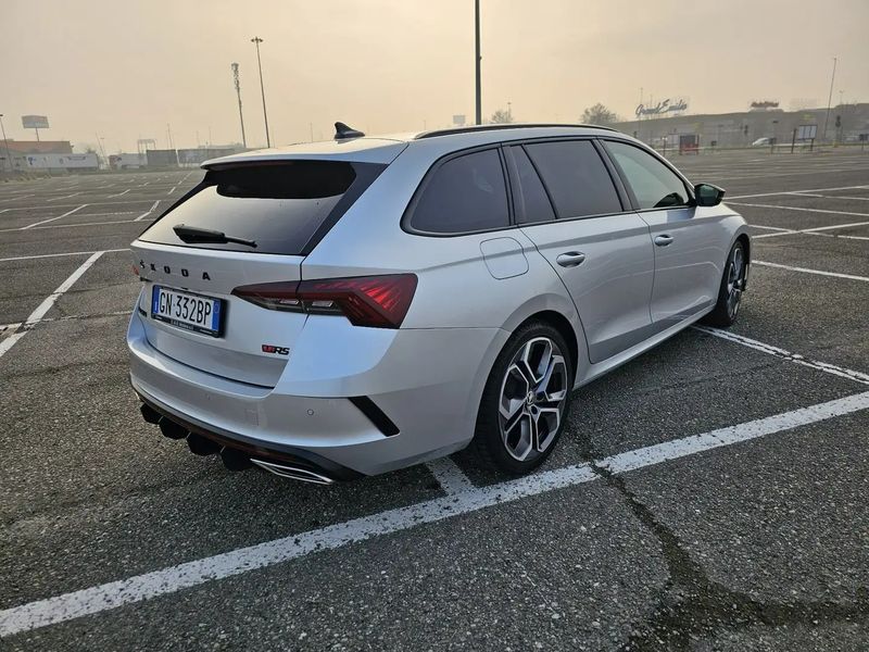 Škoda Octavia Combi • 2023 • 20,300 km 2