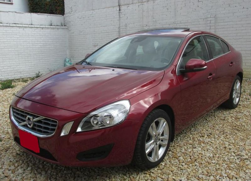 Volvo S60 • 2012 • 142,000 km 1