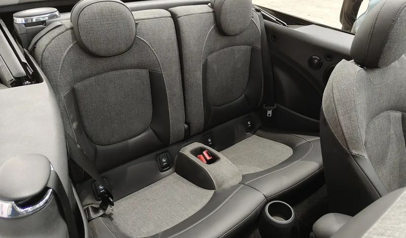 MINI Cooper • 2023 • 37,054 km 11