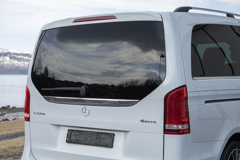 Mercedes-Benz 210 Van • 2015 • 132,000 km 24