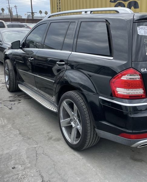 Mercedes-Benz GL • 2012 • 230,000 km 11
