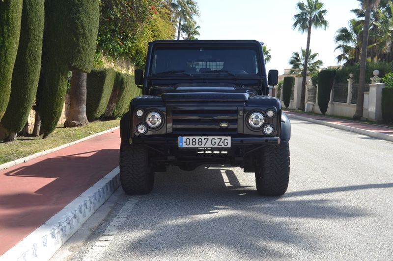 Land Rover Defender • 2010 • 147,000 km 5