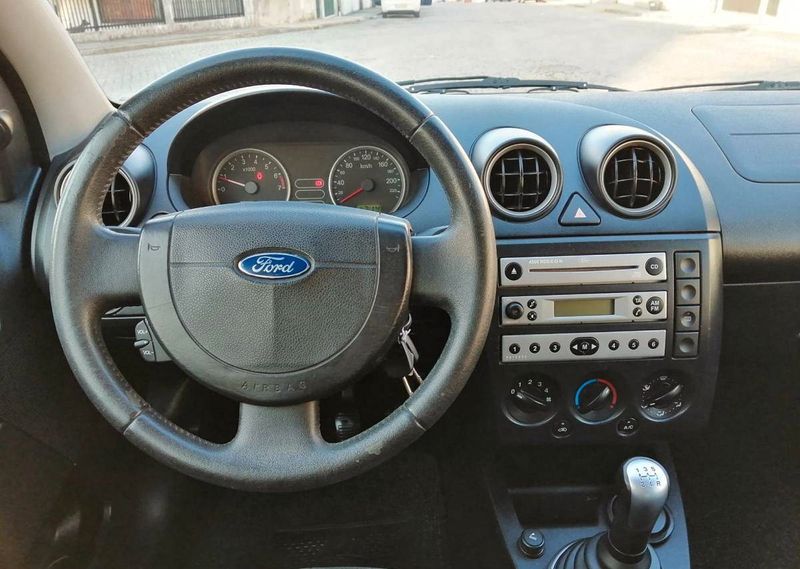 Ford Fiesta • 2003 • 170,000 km 8