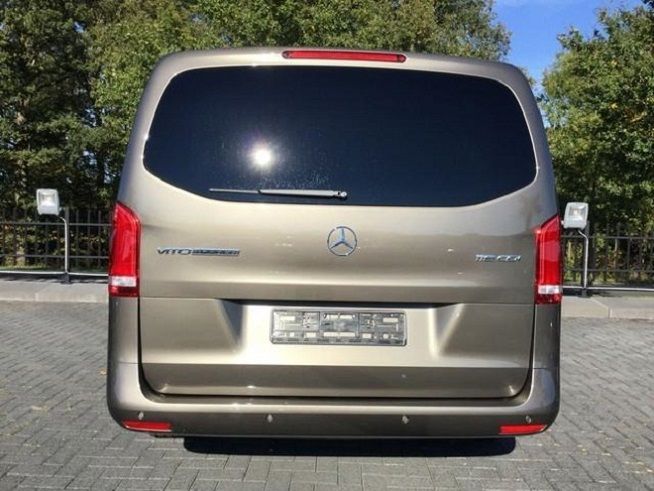 Mercedes-Benz 210 Van • 2018 • 142,000 km 5