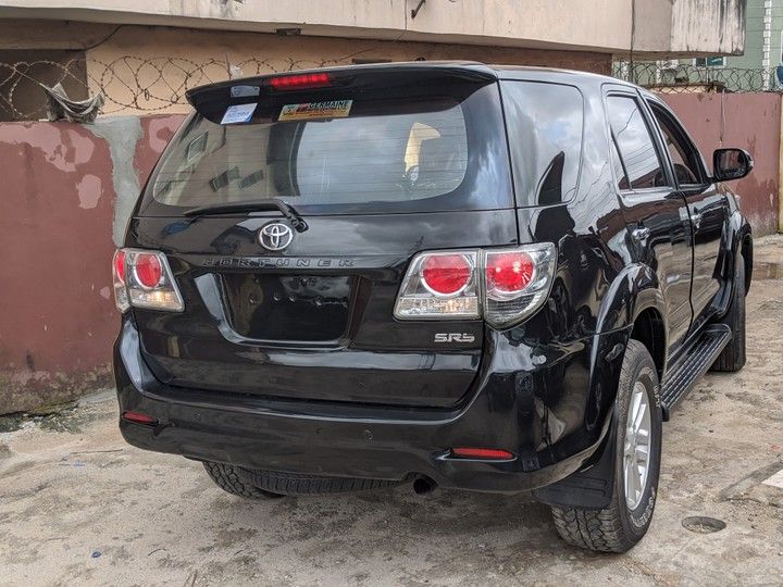 Toyota Land Cruiser • 2014 • 18 km 2