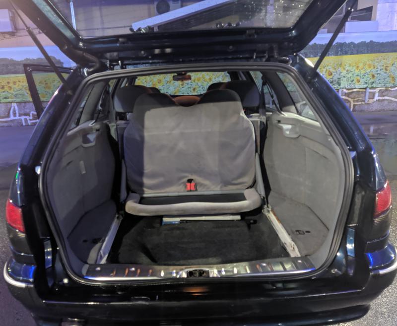 Peugeot 406 • 1999 • 280,000 km 4