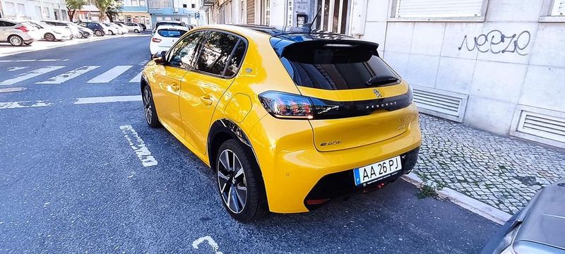 Peugeot 2008 • 2020 • 160,000 km 2