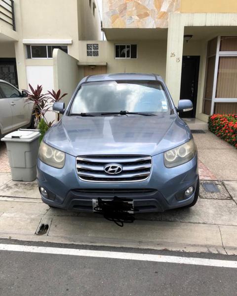 Hyundai Santa Fe • 2011 • 234 km 5