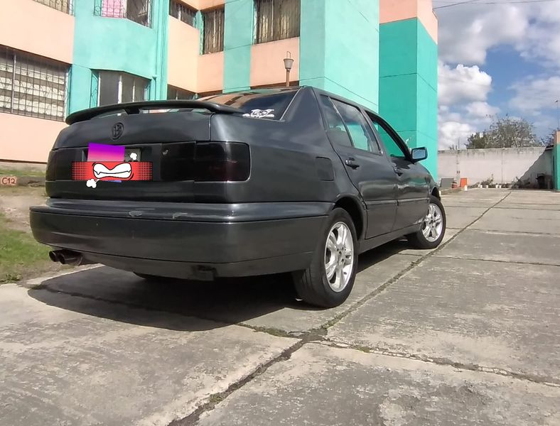 Volkswagen Vento • 1996 • 165,000 km 4