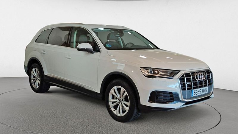 Audi Q7 • 2023 • 9,898 km 2