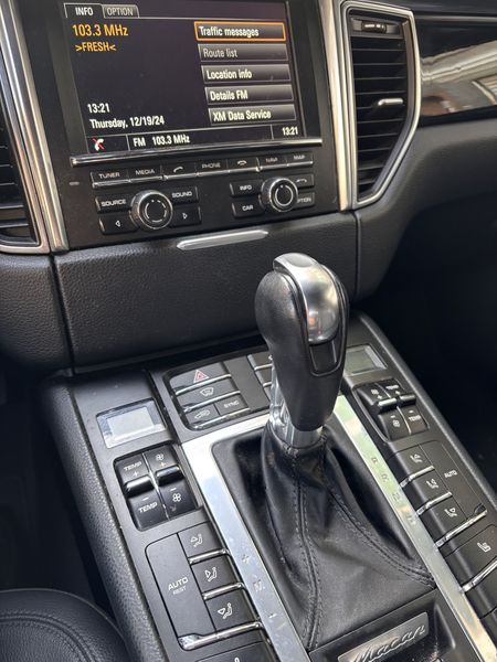 Porsche Macan • 2016 • 295,000 km 3