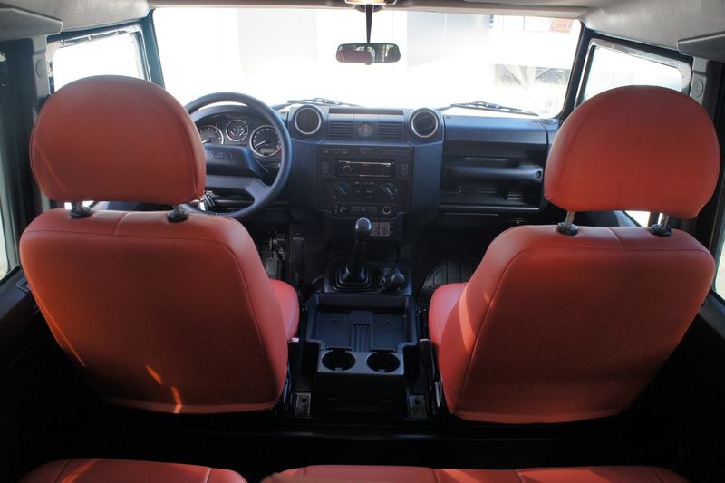 Land Rover Defender • 2012 • 80,000 km 8