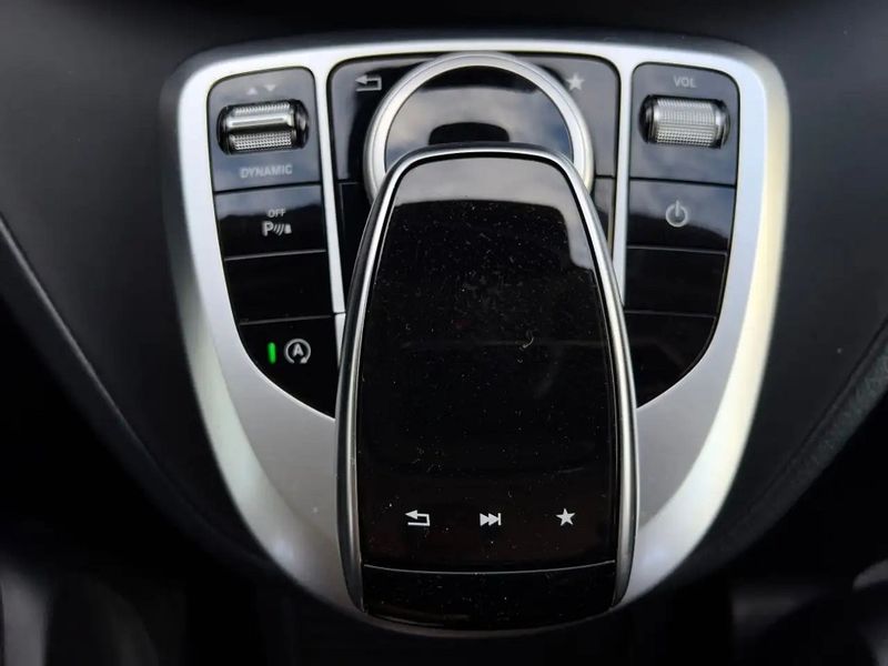 Mercedes-Benz 210 Van • 2021 • 78,000 km 12