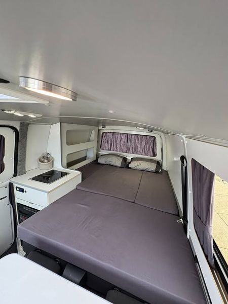 Volkswagen T5 Transporter Shuttle • 2016 • 235,200 km 6