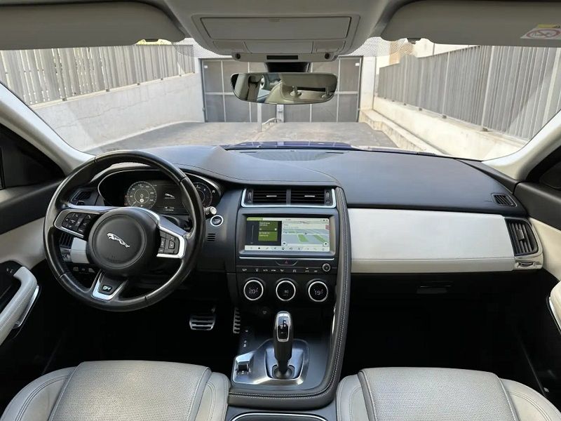 Jaguar E-PACE • 2019 • 131,200 km 3