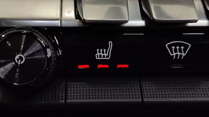 Peugeot 3008 • 2020 • 41,284 km 8