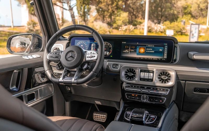Mercedes-Benz G-Class • 2023 • 4,200 km 4