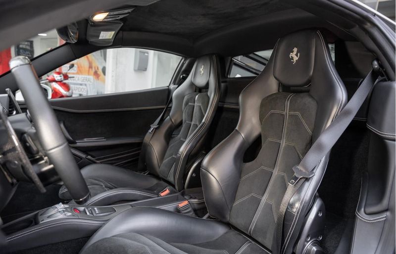Ferrari 458 Italia • 2011 • 40,000 km 4