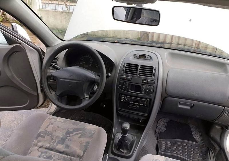Mitsubishi Carisma • 1996 • 300,000 km 4
