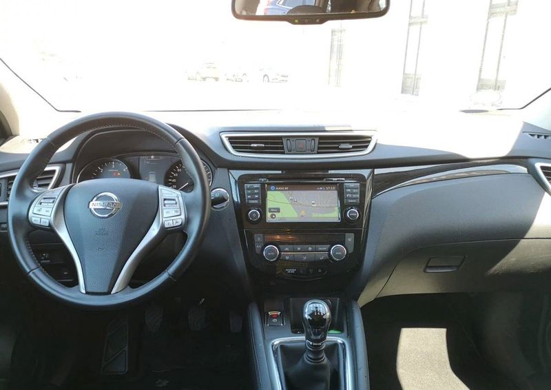 Nissan Qashqai • 2015 • 140,000 km 4