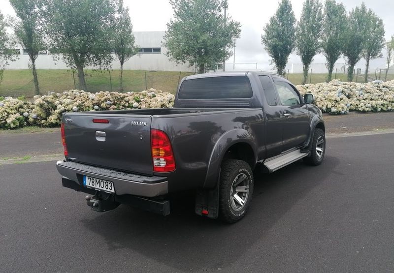 Toyota Hilux • 2011 • 90,000 km 6