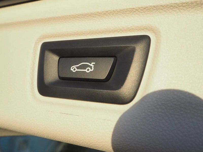 BMW 3 Series • 2021 • 119,000 km 2