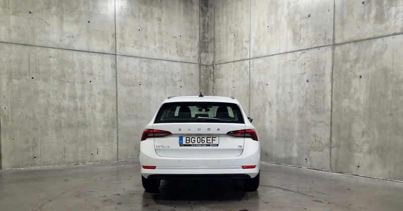 Škoda Octavia • 2023 • 7,550 km 3
