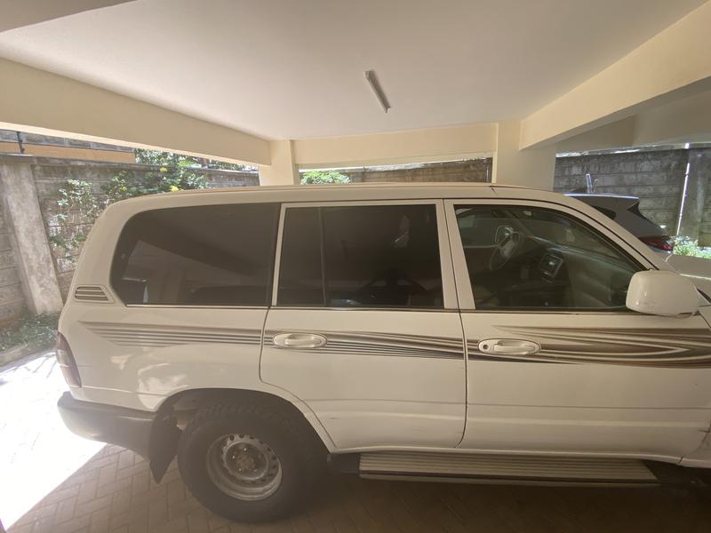 Toyota Land Cruiser • 2007 • 185,000 km 6