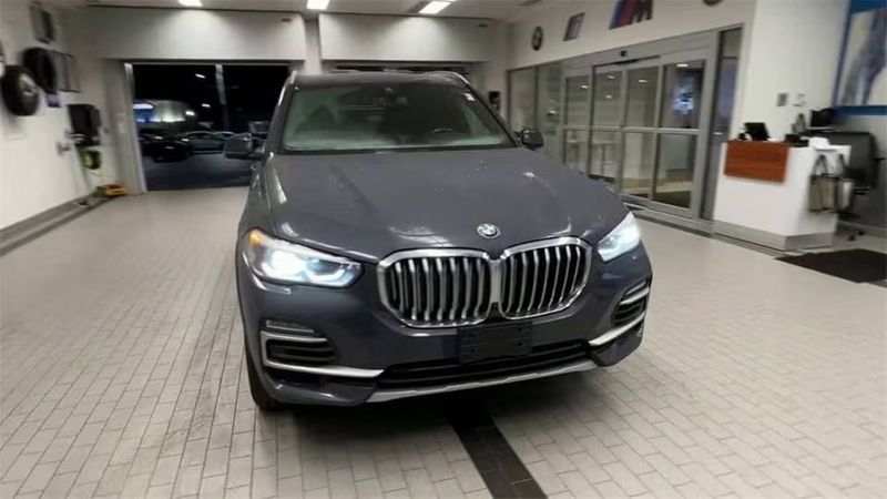 BMW X5 • 2021 • 12,508 km 2