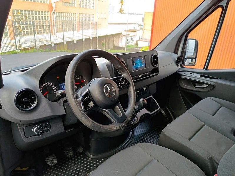 Mercedes-Benz Sprinter • 2019 • 89,000 km 9