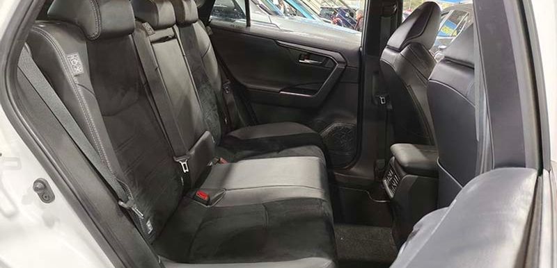 Toyota RAV4 • 2023 • 27,309 km 11