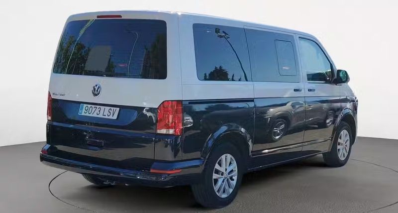 Volkswagen Multivan • 2021 • 74,713 km 4