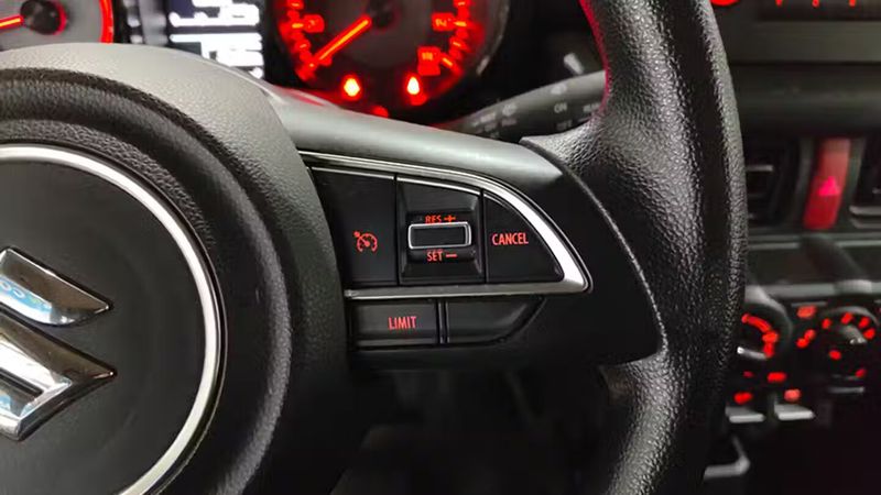 Suzuki Jimny • 2023 • 33,649 km 17