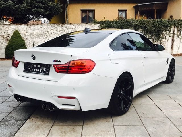BMW M4 • 2015 • 148,000 km 10