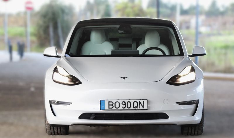 Tesla Model 3 • 2019 • 129,000 km 4