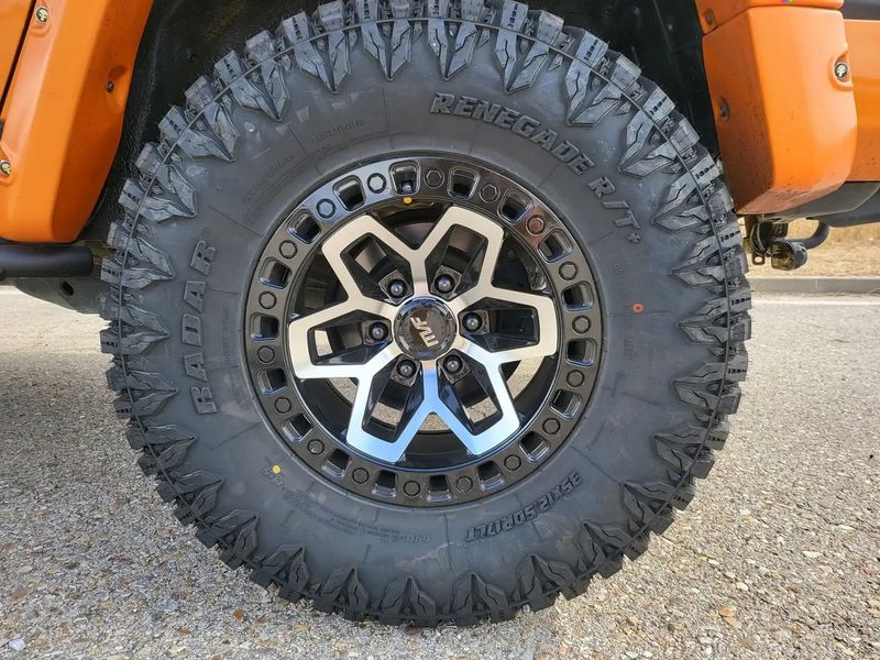 Toyota FJ Cruiser • 2007 • 200,000 km 8