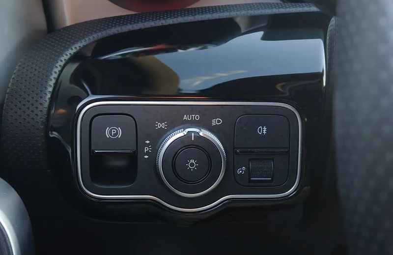 Mercedes-Benz A-Class • 2023 • 39,507 km 9