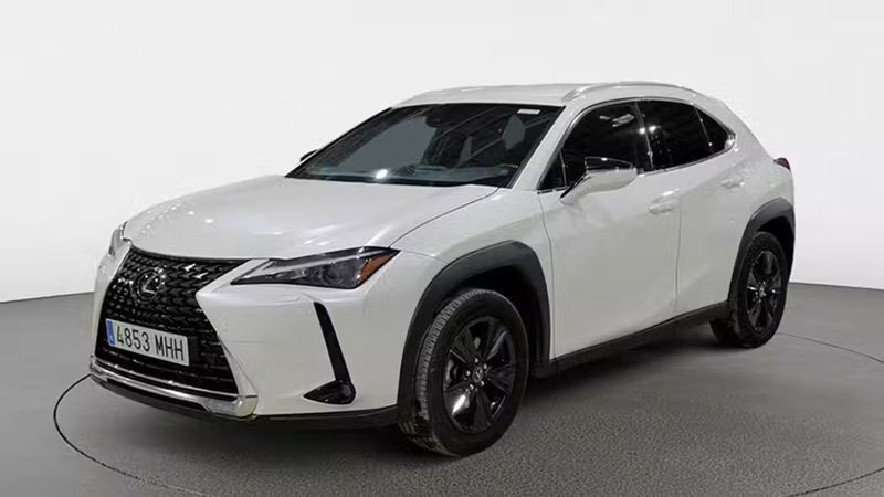 Lexus UX • 2023 • 68,000 km 1