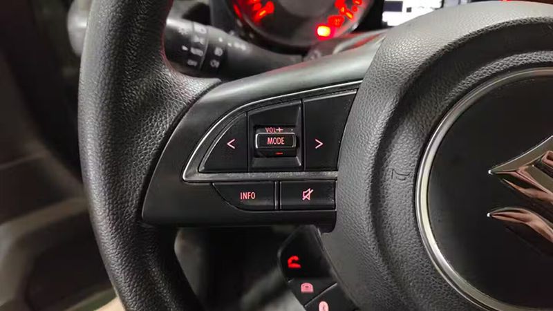 Suzuki Jimny • 2023 • 33,649 km 13