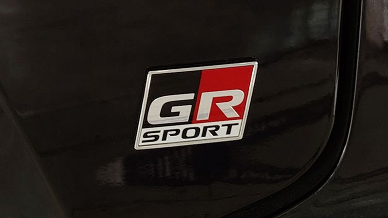 Toyota C-HR • 2024 • 16,484 km 8