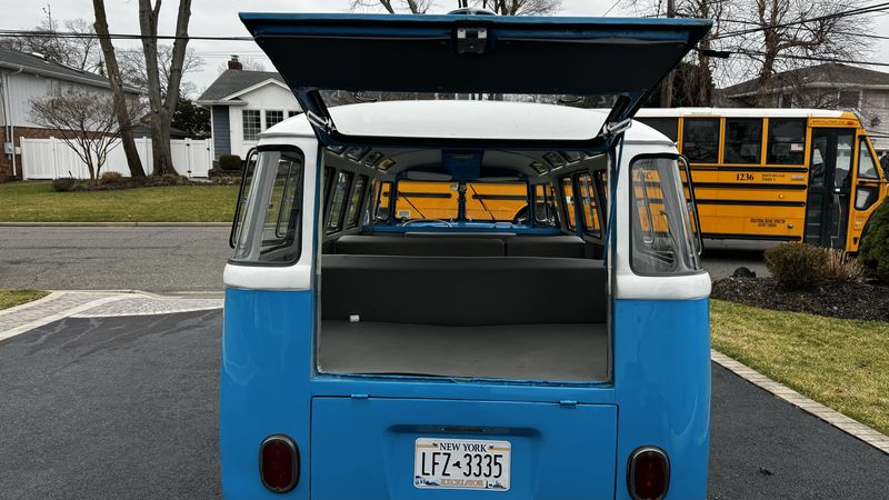 Volkswagen Vanagon • 1965 • 80,000 km 6