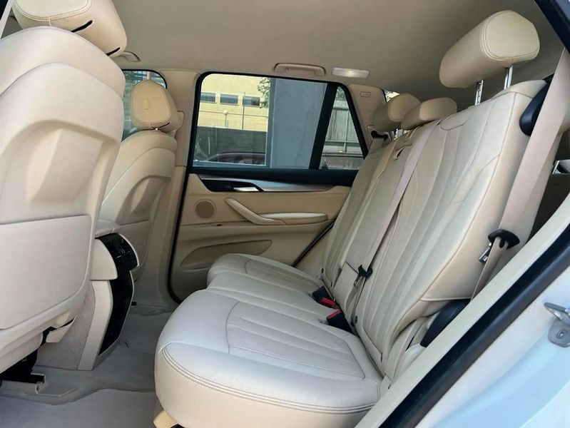 BMW X5 • 2017 • 195,000 km 9